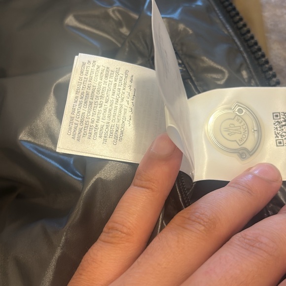 Moncler maya jacket size 6 - Picture 5 of 7